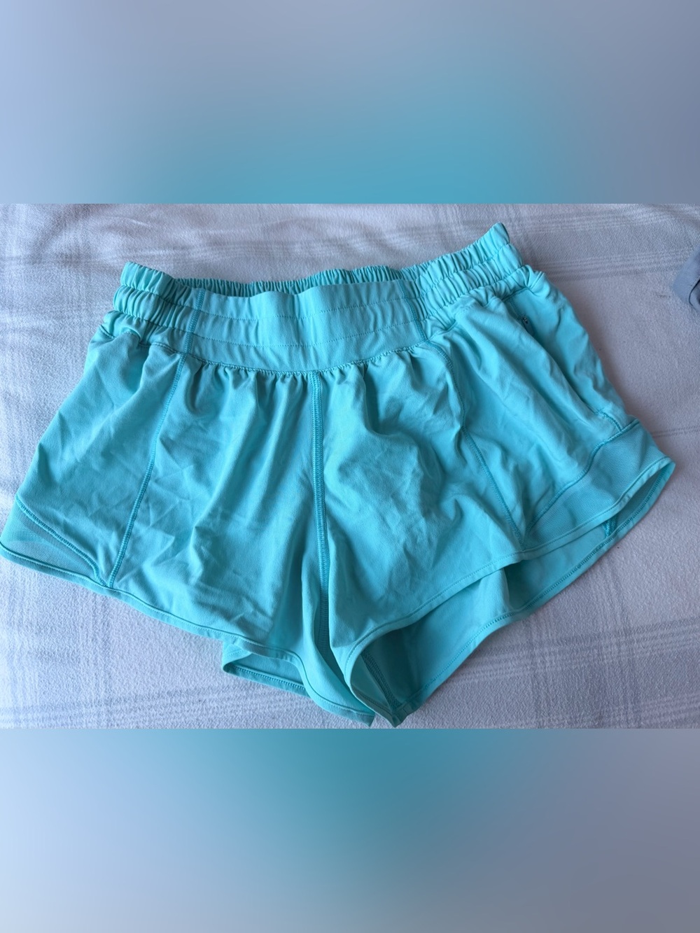 Lululemon Hotty Hot Low-Rise Lined Short 2.5" Aqua Blue Athletic Shorts 6 Reg